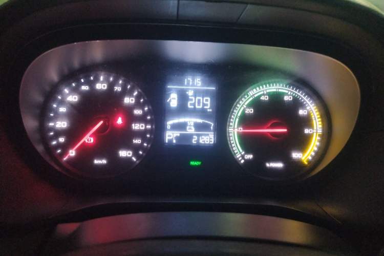 Used Roewe Clever 2021 302 km New Four-Seater Super-Efficient Version
