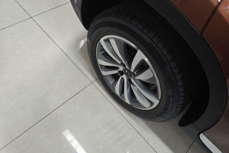 Used  6 2014 1.6T Luxury Edition THP160
