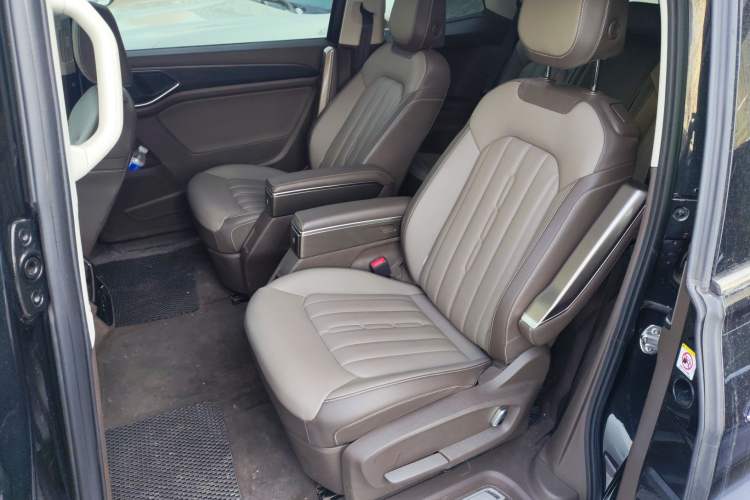 Used Volkswagen Viloran 2024 330TSI Luxury Edition
