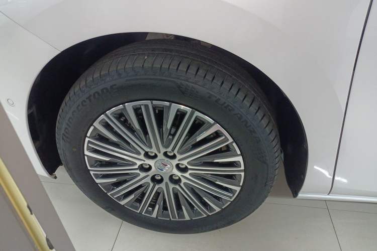 Used Buick GL8 New Energy 2024 Lu Zun Luxury Edition 7-Seater
