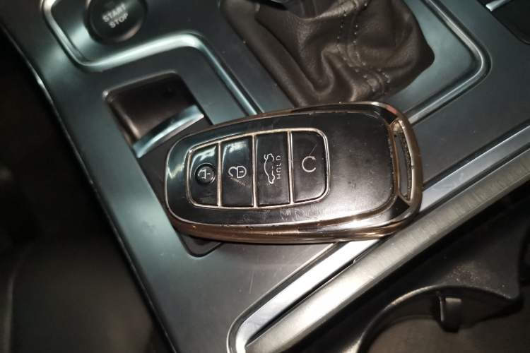 Used Hongqi H5 2022 Classic Model Facelift 1.8T Automatic Smart Connect Flagship Edition
