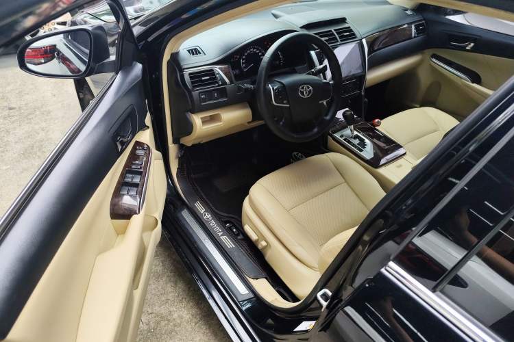 Used Toyota Camry 2015 2.0G Premier Edition
