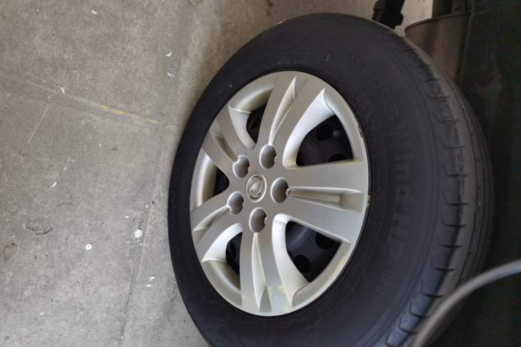 Used FORTHING Lingzhi 2019 M5L 1.6L 9-Seater Base Model China VI Standard