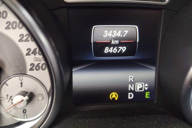 Used Mercedes-Benz GLA 2015 GLA 220 4MATIC Fashion Model
