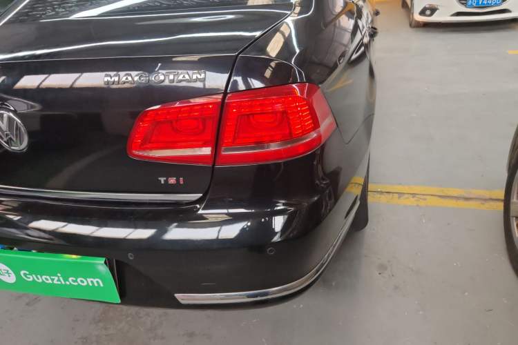 Used Volkswagen Magotan 2015 Facelift 1.8TSI Luxury Model
