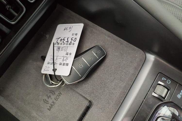 Used BYD Song L EV 2025 Intelligent Driving Version 662 km LiDAR Excellence Edition
