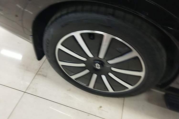 Used Hima AITO M9 2024 Range-Extended Ultra Version 42 kWh 6-Seater Model
