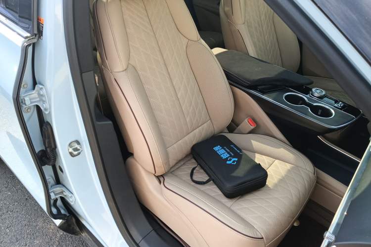 Used Cadillac LYRIQ 2022 Rear-Drive Long-Range Prestige Edition
