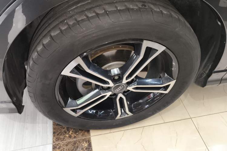 Used Audi Q3 2021 40 TFSI Fashion Dynamic Model
