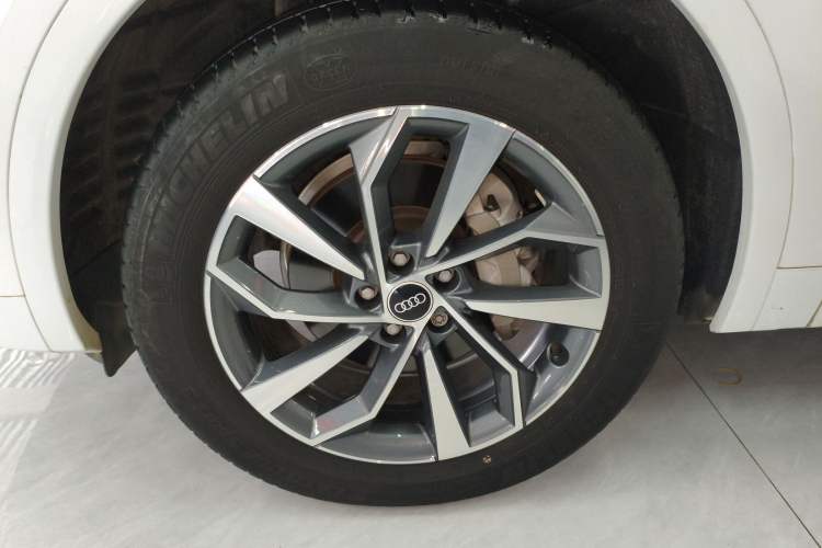 Used Audi Q5L 2023 40T Luxury Dynamic Model
