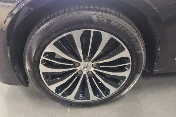 Used Volvo S90 2025 B5 Zhiyi Luxury Edition
