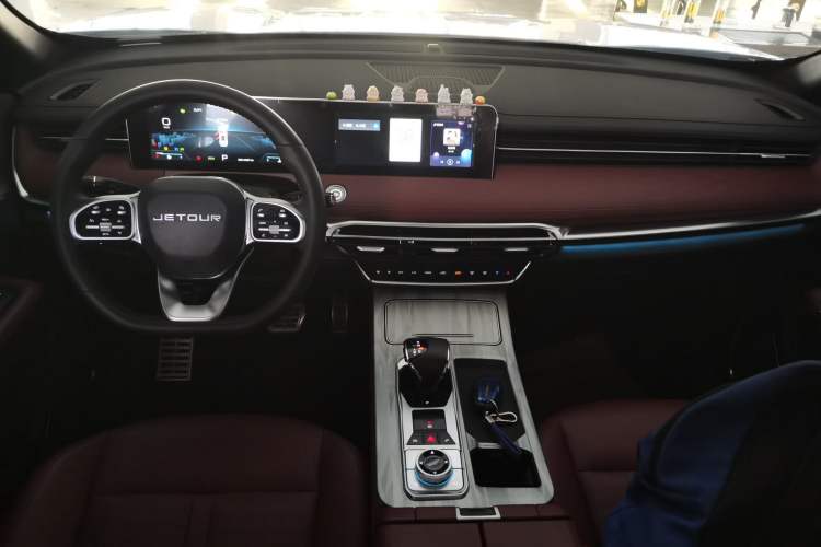 Used JETOUR X70 PRO 2023 1.5T DCT Comfort Edition 7-Seater