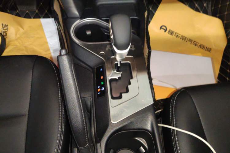 Used Toyota RAV4 2016 2.0L CVT Two-Wheel Drive Fashion Edition China V Standard
