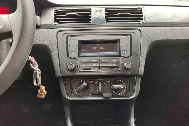 Used Volkswagen Santana 2016 1.6L Manual Fashion Edition
