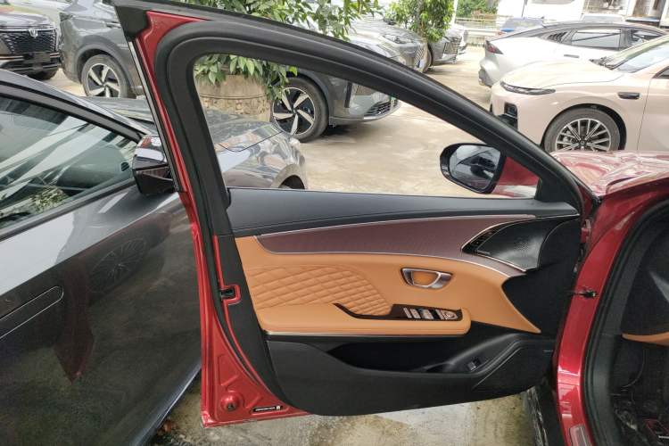 Used BYD Han 2022 DM-i 121KM Prestige Model
