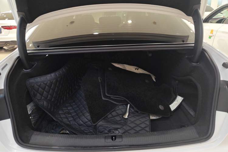 Used Audi A4L 2019 40 TFSI Fashion Edition China VI Emission Standard