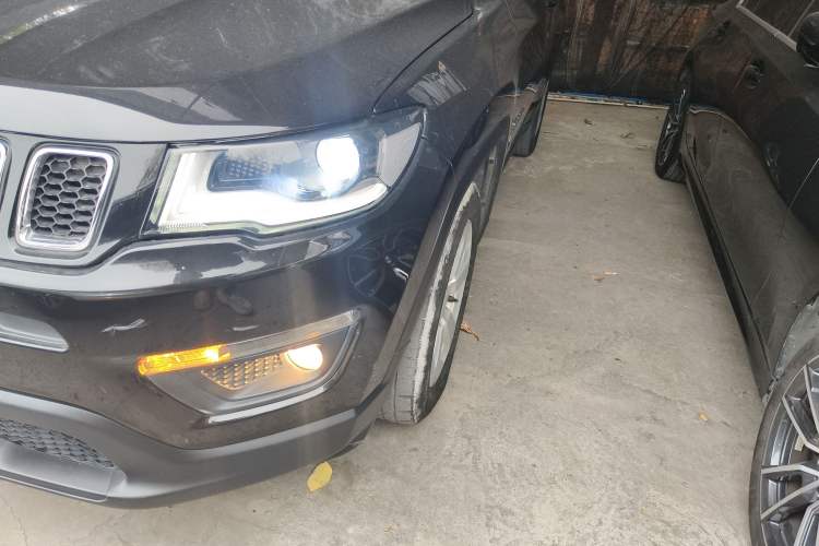 Used  Compass 2019 220T Automatic Enjoyment Version
