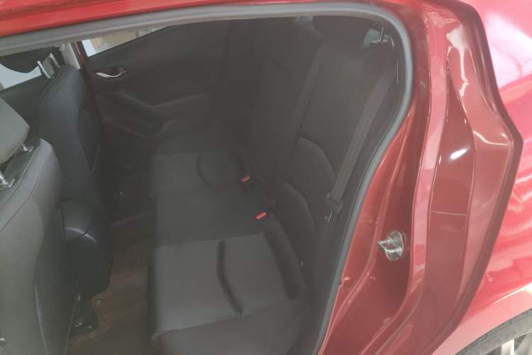 Used Mazda Mazda 3 Axela 2016 Sedan 1.5L Automatic Luxury Model
