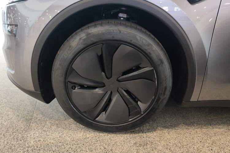 Used Tesla Model Y 2025 Rear-Wheel-Drive Version