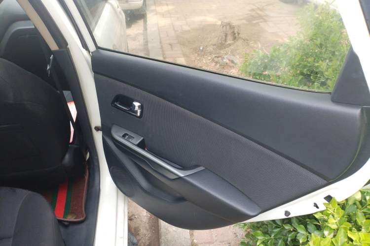 Used Kia K2 2012 Sedan 1.4L Automatic GLS Commemorative Edition
