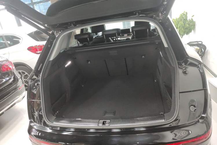 Used Audi Q5L 2020 Updated 40 TFSI Prestige Fashion Edition
