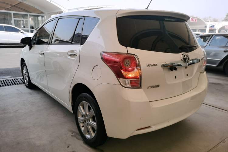 Used Toyota Verso 2014 Starlight 180E CVT Elite Edition
