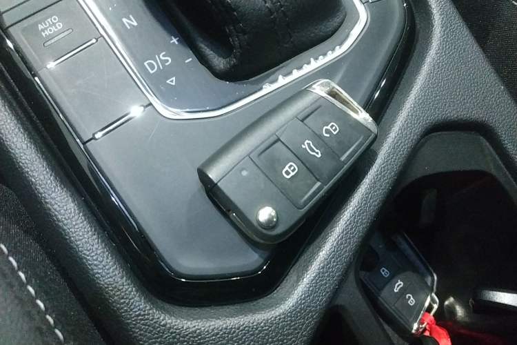 Used Volkswagen Tiguan L 2023 Restyled 330TSI Automatic Two-Wheel Drive R-Line Enhanced Comfort Version