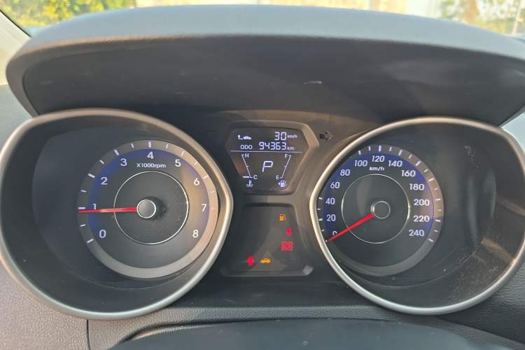 Used Hyundai Elantra 2016 1.6L Automatic Smart Version
