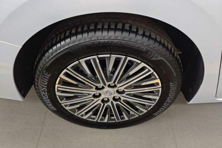 Used Buick GL8 New Energy 2024 Lu Zun Luxury Edition 6-Seater
