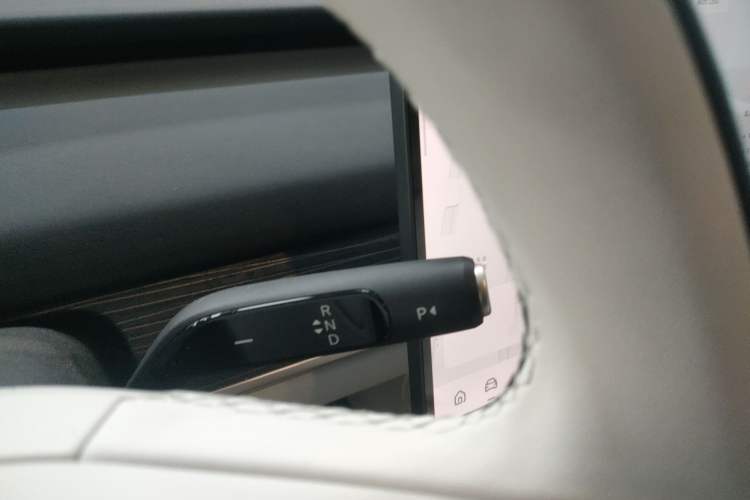 Used ONVO L60 2024 60 kWh Rear-Drive Version
