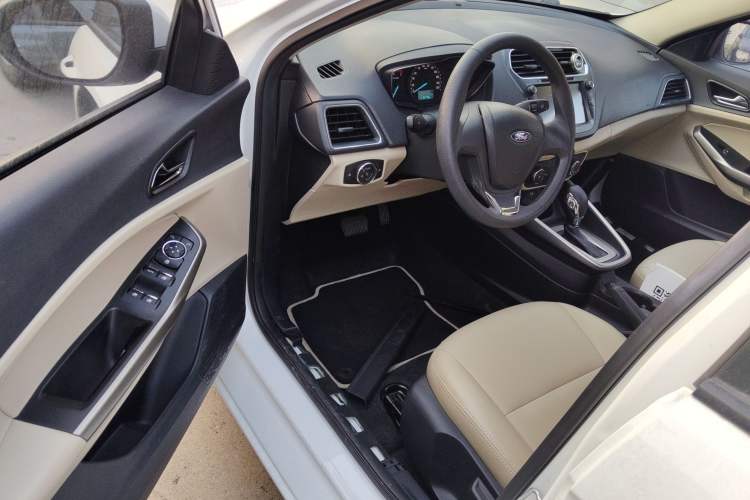 Used Ford Escort 2015 1.5L Automatic Comfort Model
