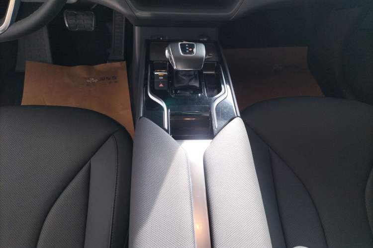 Used Hongqi E-QM5 2022 431 km Charge & Enjoy Edition
