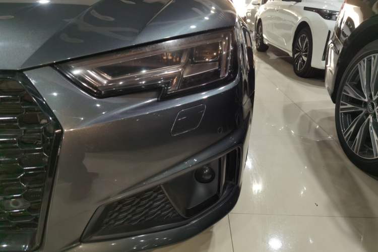 Used Audi A4L 2019 40 TFSI Fashion Edition China VI Emission Standard
