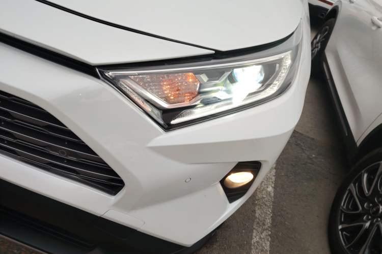 Used Toyota RAV4 2022 2.0L CVT Two-Wheel Drive Prestige Edition
