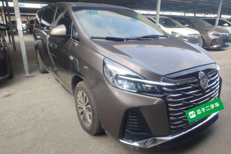 Used Buick GL8 2023 Facelifted Land Cruiser Executive Luxury Version
