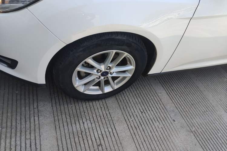 Used Ford Focus 2015 Hatchback 1.6L Automatic Fashion Edition
