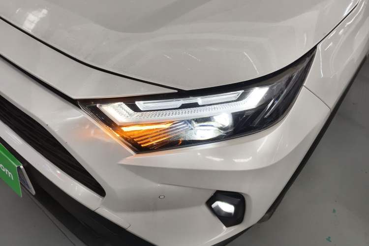 Used Toyota RAV4 2023 2.0L CVT Two-Wheel Drive Fashion Plus Edition
