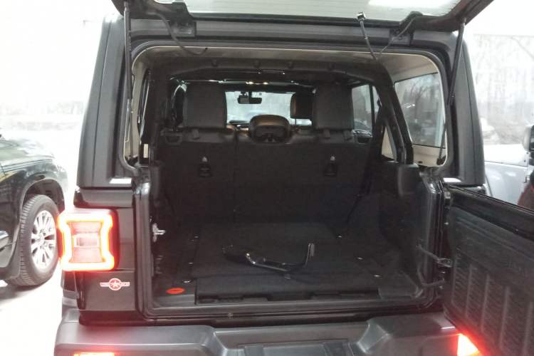 Used  Wrangler 2019 2.0T Sahara 4-Door Version China V Standard