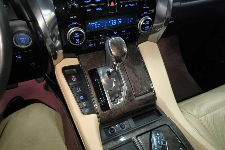 Used Toyota Vellfire 2020 Dual-Engine 2.5L HV Prestige Edition
