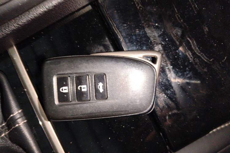 Used Lexus ES 2015 300h Comfort Edition
