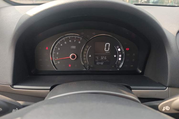 Used Roewe 350 2015 1.5L Manual Luxury Sunroof Edition
