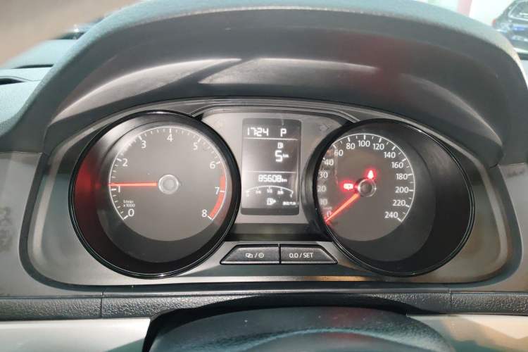 Used Volkswagen Lavida 2015 1.6L Automatic Fashion Edition