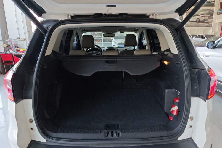 Used Ford Kuga 2017 EcoBoost 180 Two-Wheel-Drive Luxury Wing Edition