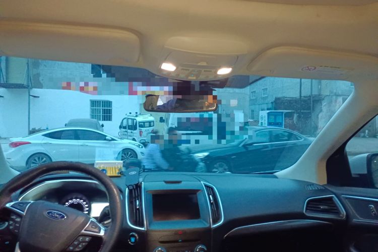 Used Ford Edge 2016 EcoBoost 245 Two-Wheel-Drive Titanium 7-Seater
