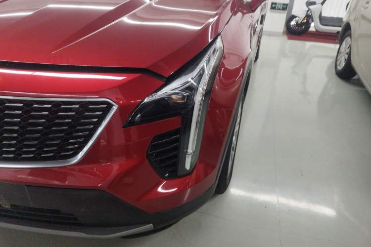 Used Cadillac XT4 2022 28T Two-Wheel-Drive Luxury Version
