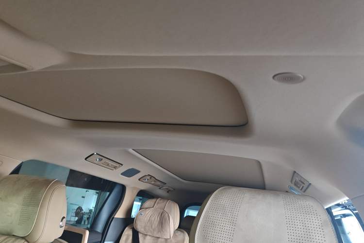 Used Denza D9 2025 DM-i Intelligent Drive 1020 Four-Wheel Drive Prestige Model
