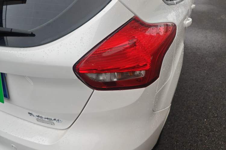 Used Ford Focus 2018 Hatchback Classic EcoBoost 180 Automatic Elite Model
