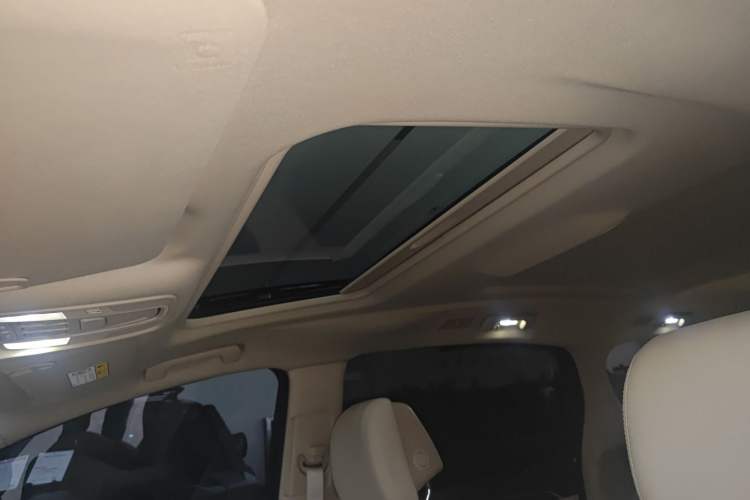 Used Buick GL8 2023 ES Lu Zun Deluxe Model
