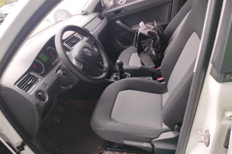 Used Skoda Rapid 2018 1.6L Manual Standard Edition
