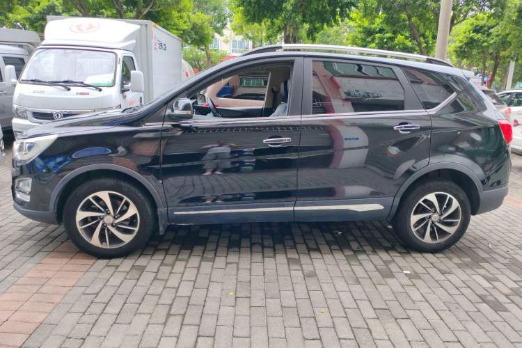 Used Baojun 560 2015 1.8L Manual Luxury Model
